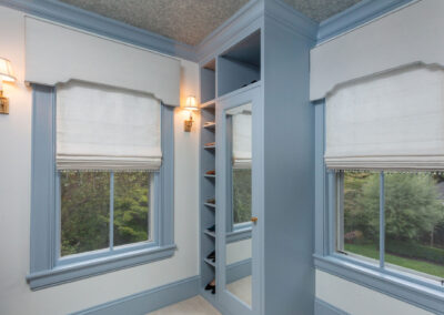 Dressing-Room-Cornice-and-Roman-Shades