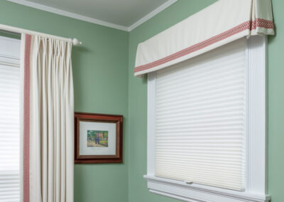 Green-Bedroom-White-Wool-Drapes-and-Valance